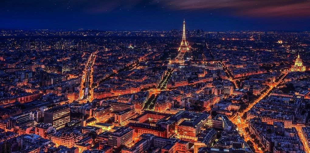 Paris vue aerienne nuit
